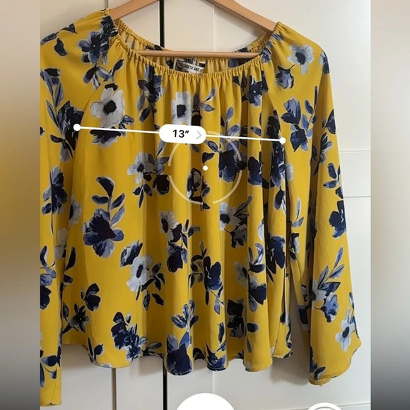 Elizabeth and James blouse Size Small NWT - Picture 5 of 7